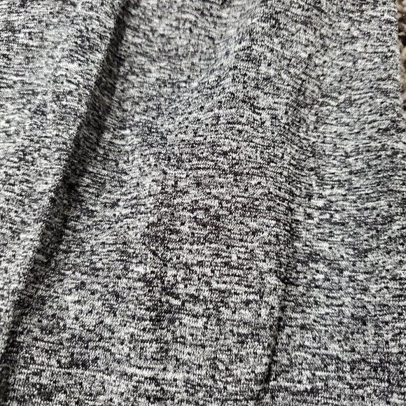 Maidenform Women's Gray Cowlneck Long-Sleeved Moisture Wick Thumbholes T… - Picture 9 of 10